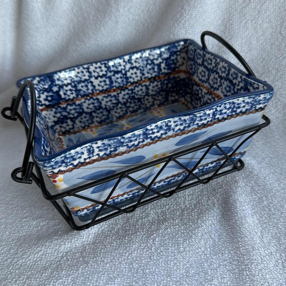 Temptations by Tara Old World Blue Baker Holder and Glass Trivet